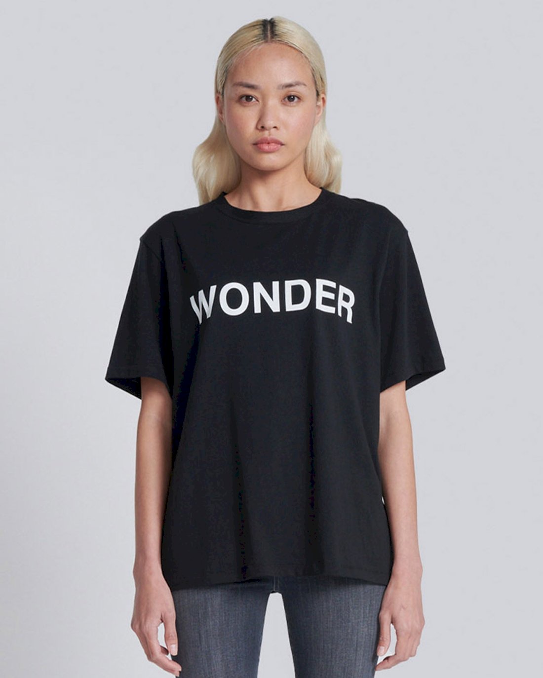 Wonder Graphic Tee In Black