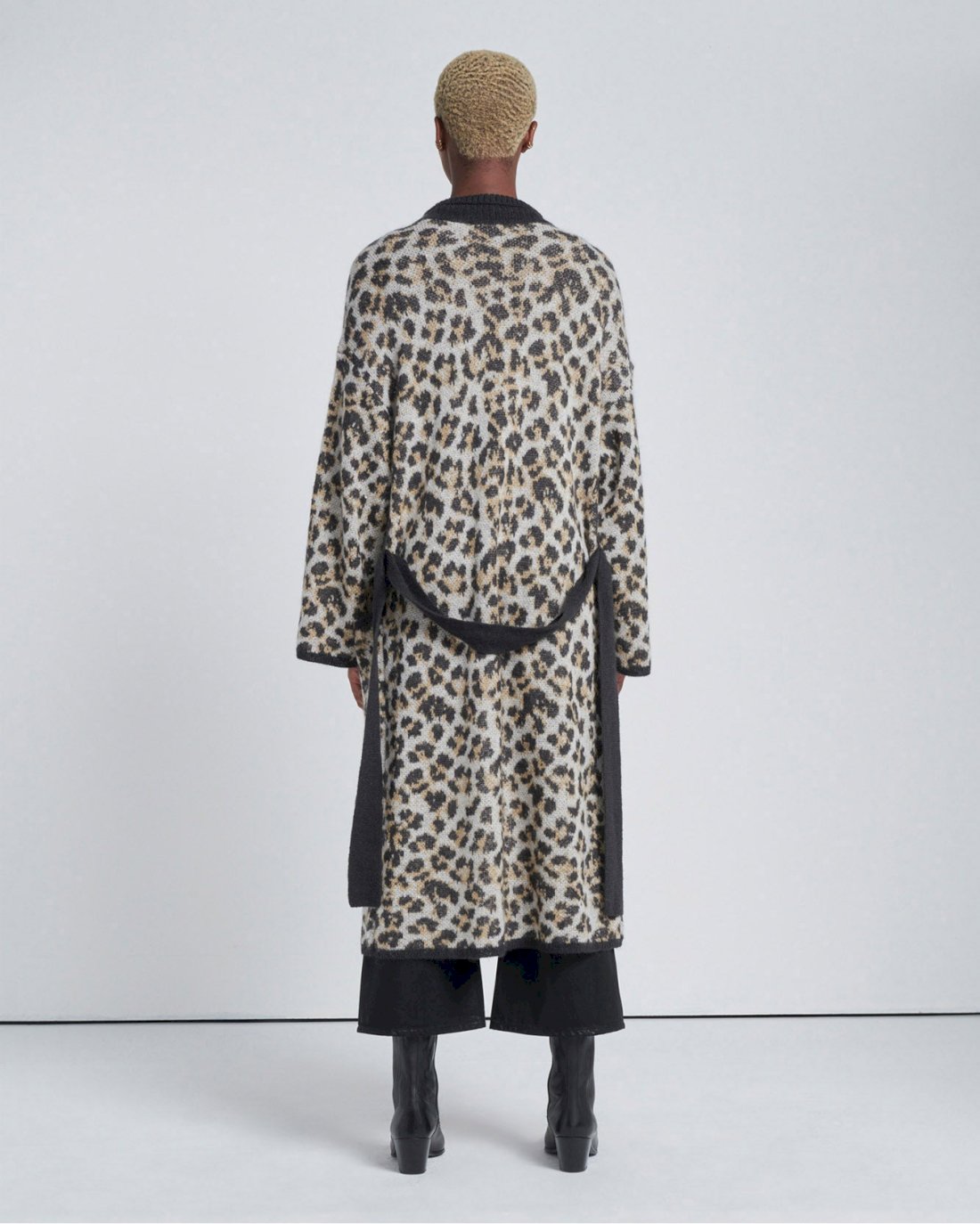 Jacquard Long Sweater Cardigan in Leopard