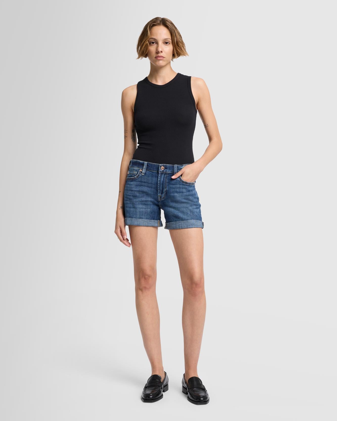 Broken Twill Mid Roll Short in Vanity