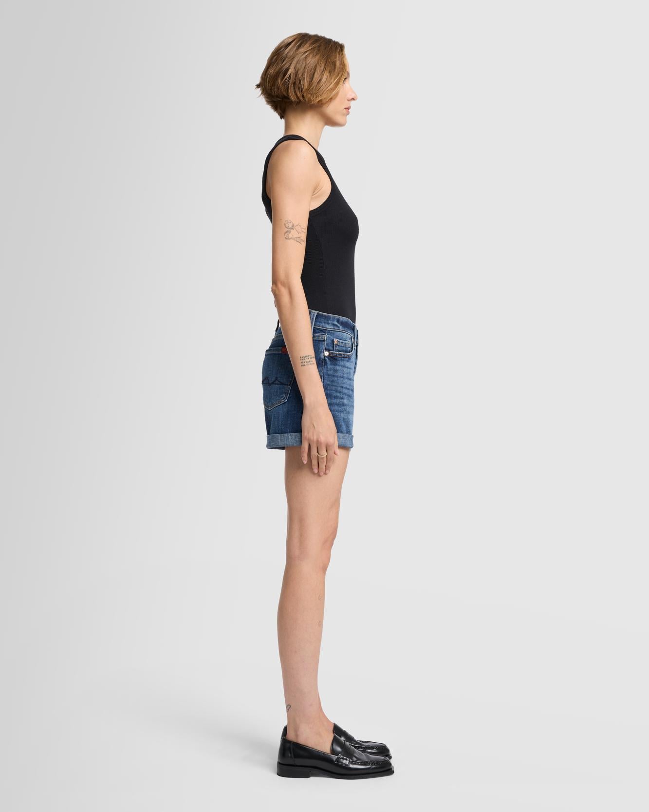 Broken Twill Mid Roll Short in Vanity
