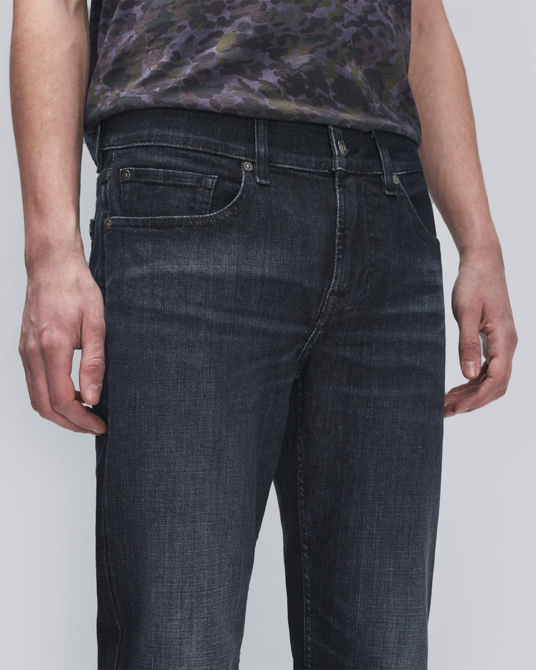 Earthkind Stretch Tek Slimmy Tapered in Untouched