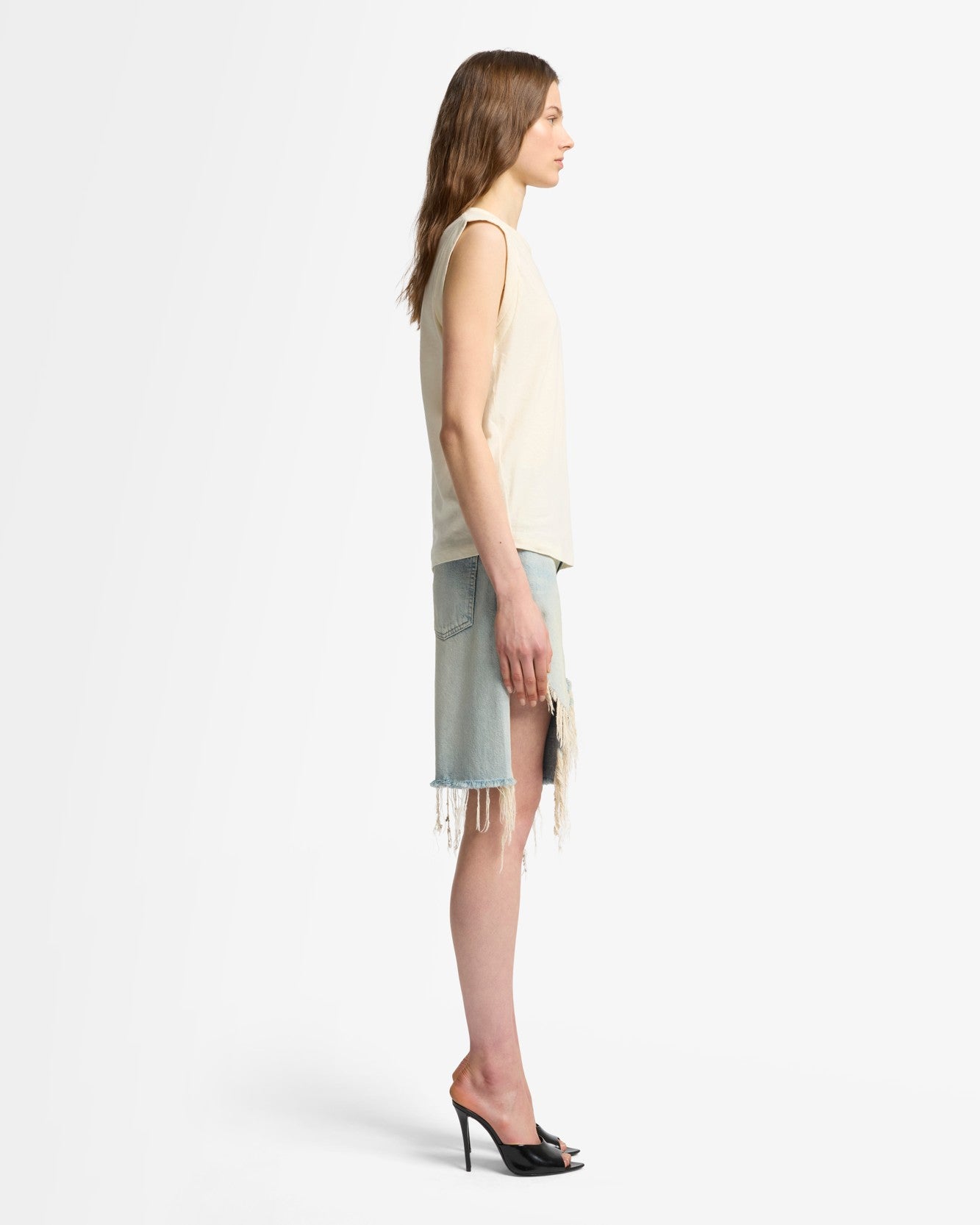 Linen Blend Muscle Tee in Ivory