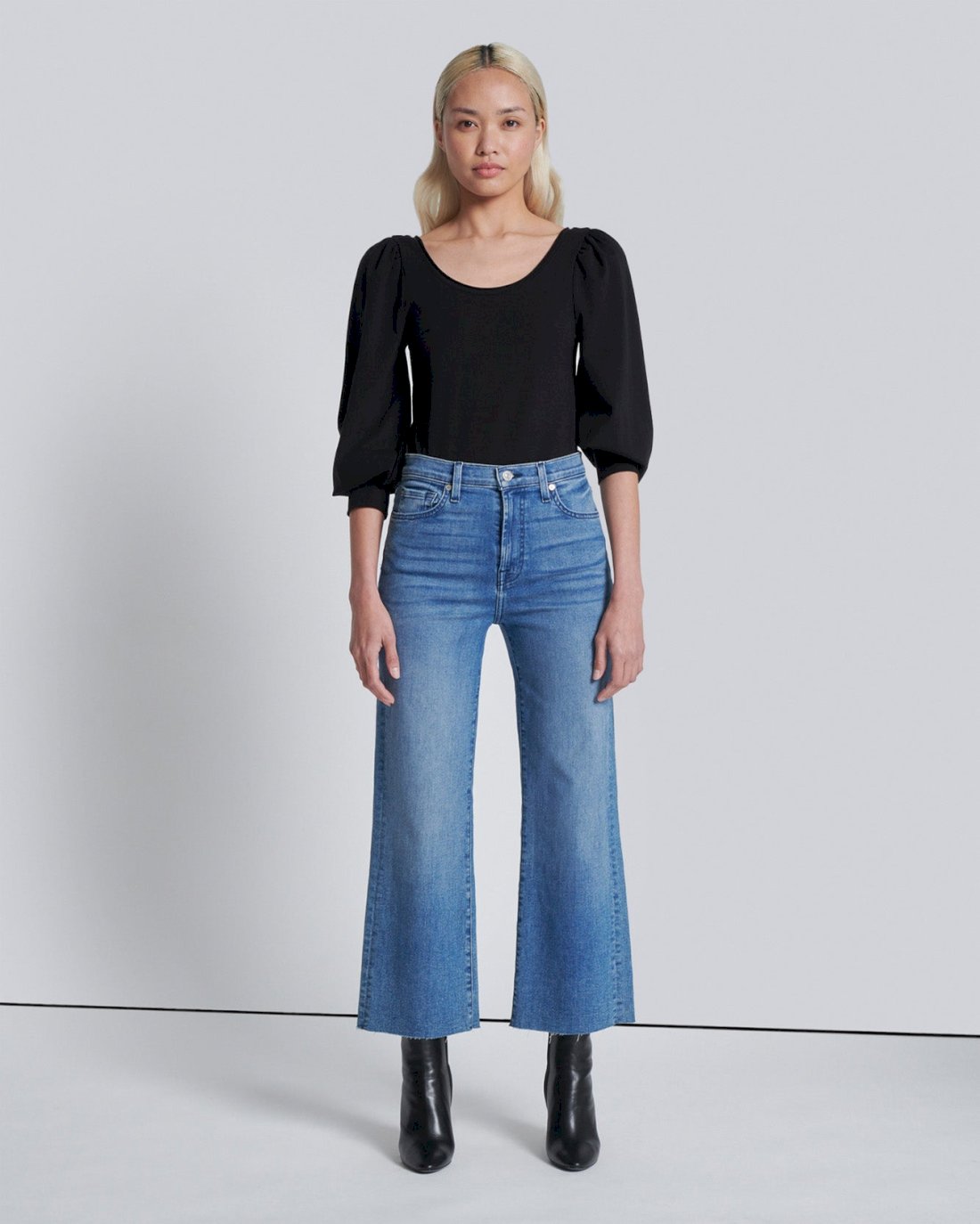 Cropped Alexa In Dulce