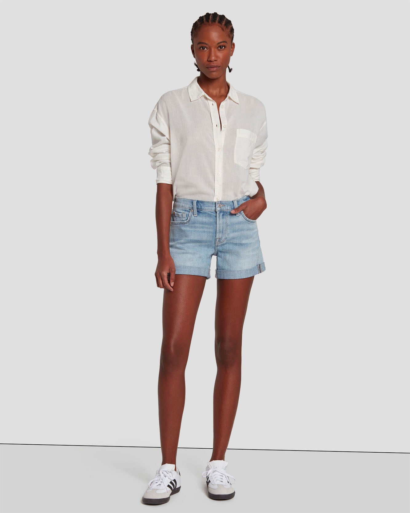 Broken Twill Mid Roll Short in Coco Prive